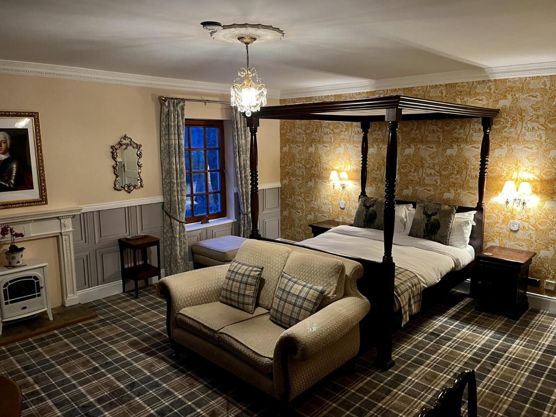Highland Bear Lodge & Luxury Bear Huts Дръмнадрочит Екстериор снимка